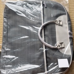  【新品】2つ 白と黒衣類吊るせる袋 の画像