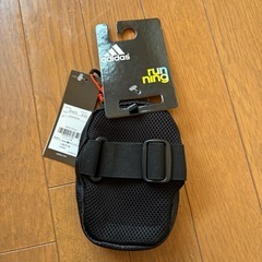 adidas ランニング ポーチの画像