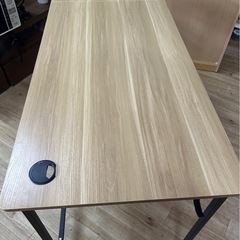 木製テーブル　パソコンデスクの画像