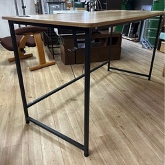 木製テーブル　パソコンデスクの画像