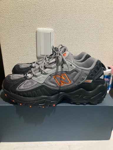 未使用ニューバランスML703baサイズ25箱付き