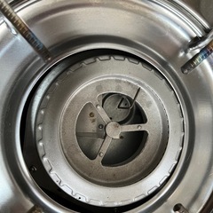 カセットコンロとガス缶の画像