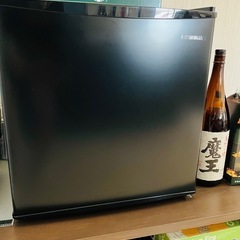 アイリスオーヤマ　冷蔵庫　
黒 45L ミニ コンパクト   