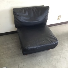 【中古】クッション付きチェア(黒)　1台330円で販売中！