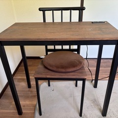 取引き中デスクテーブルイスセットの画像