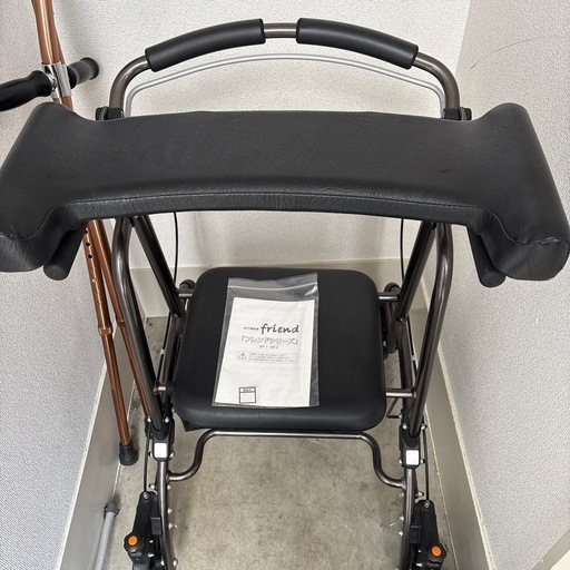 介護　歩行器　自立歩行