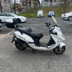 キムコグランドディンク125Zです。エンジン掛かりますが走りません。ベルト切れです。の画像