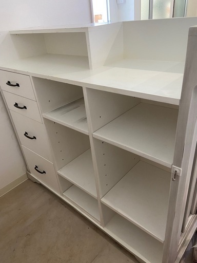 《中古》⭐️5月23日まだに引き取りお願いします。
⭐️木製アンティークレジカウンター カラー : アンティークホワイト