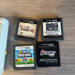 DSi （ソフト4本付き ）の画像