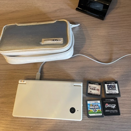 DSi （ソフト4本付き ）