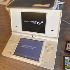 DSi （ソフト4本付き ）の画像