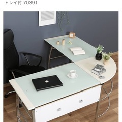 L字型ガラステーブルの画像