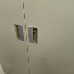 「商談中」事務所棚　両開き書庫の画像