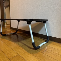 ベッドテーブルの画像