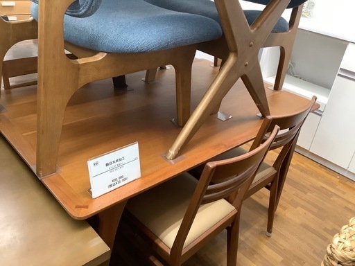90分の無料軽トラック貸出サービス！朝日木材加工 ダイニング4点セット