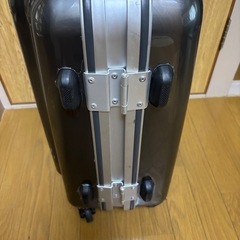【お譲り先決定】キャリーケースの画像