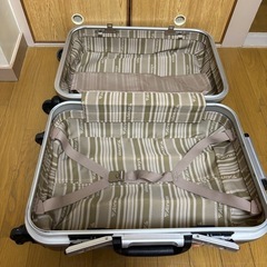 【お譲り先決定】キャリーケースの画像