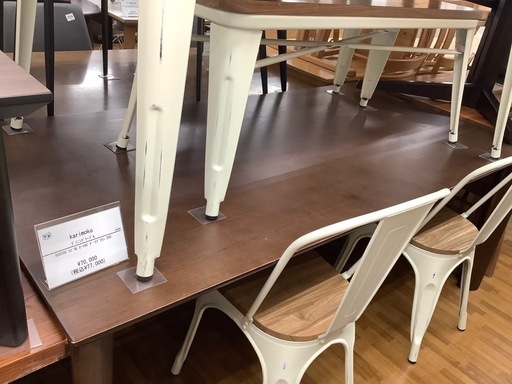 90分の無料軽トラック貸出サービス！karimoku ダイニングテーブル