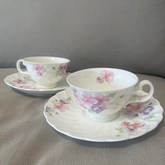 ノリタケ花柄カップとソーサーセット