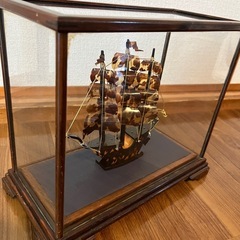 帆船のオブジェの画像