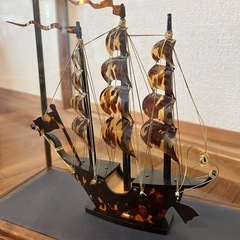 帆船のオブジェの画像