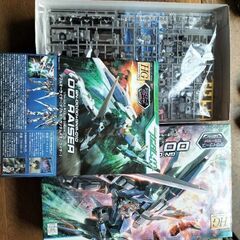 HG00ライザーデザイナーversionとHGジンクスの画像