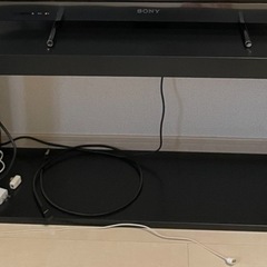 テレビ台とゴミ箱