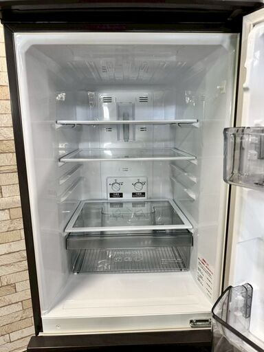 大阪送料無料★3か月保障付き★冷蔵庫★2020年★MR-P15E★IR-634 大阪送料無料☆3か月保障付☆冷蔵庫☆2020年☆MR-