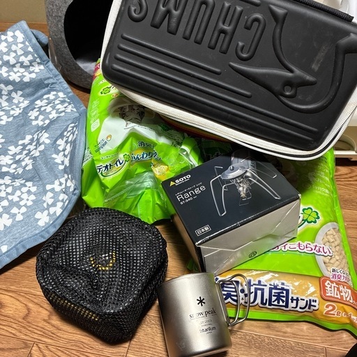 猫のグッズとキャンプ品