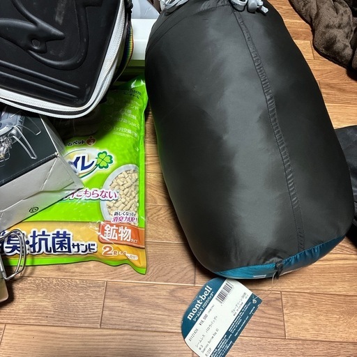 猫のグッズとキャンプ品