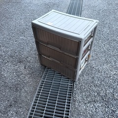3段式引き出し　タンス