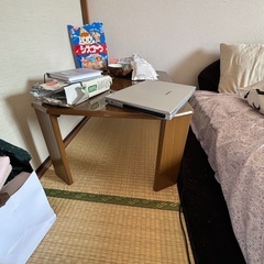 テーブル