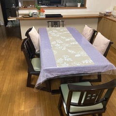 ダイニングテーブル