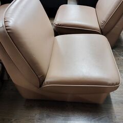 カリモク　合皮レザー張り応接椅子５点セット『中古美品』の画像