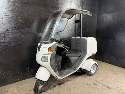 ★支払総額7.0万円★定休日なし！いつでも現車確認可能です！ホンダ ジャイロFI 白 TA03 フロントカゴ付き！ LEDヘッドライト！バイザー付き！ グリップヒーター！ リアボックス付き！