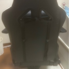 ゲーミングチェア　机セットの画像