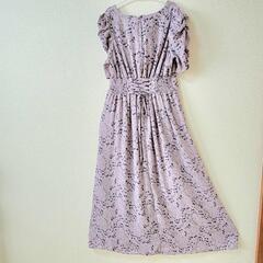 新品未使用　GRL　グレイル　花柄バックリボン　Vネックワンピース　春夏物の画像
