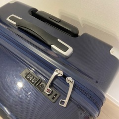 大容量　66L スーツケースの画像