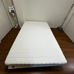 【0円／使用1年未満】セミダブルベッド
