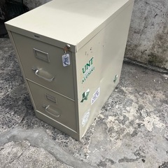 宅配ボックスにも‼️鍵付き🔑スチール書類保管棚収納棚引き出し2段棚🍉プロフ必読の画像