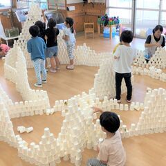 こども園での保育・教育業務｜賞与計4.5ヶ月/研修充実/家賃補助/風通しの良さ◎　残業なし☆有休消化率高め♪プライベートの時間を確保しやすい◎ 駅チカ◎東急田園都市線・江田駅徒歩5分☆産休育休＆看護休暇・介護休業の取得実績あり！の画像