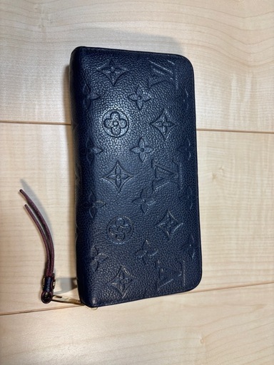 中古　ルイヴィトン長財布(ネイビー)