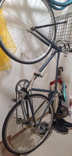 自転車クロスバイク、かご.スタンドつき