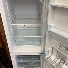 ☆中古￥12,800！IRIS OHYAMA　162㍑2ドア冷蔵庫　家電　2022年製　AF162-W型　幅48㎝ｘ奥行54㎝ｘ高さ150㎝　【BD087】の画像