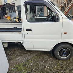 SUZUKI 軽トラック 4WDホワイト　キャリー