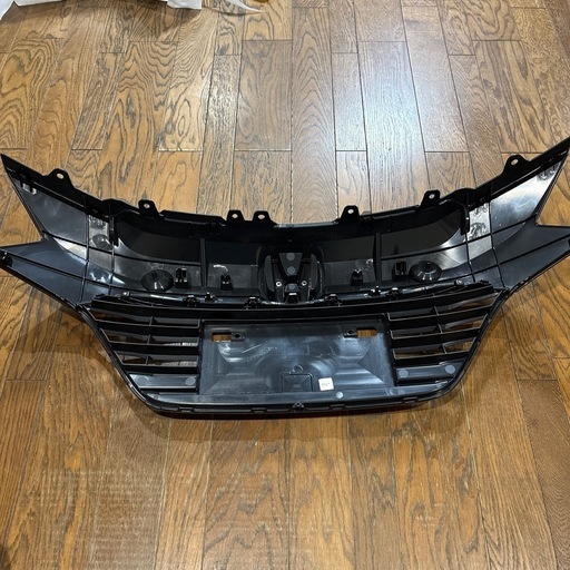 HONDA ヴェゼル RU3/RU4 前期 グリル 71121-T7B-00