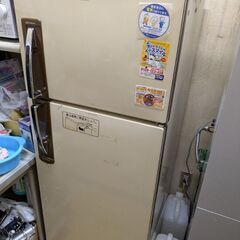 冷蔵庫(冷凍庫+冷蔵庫170㍑位)40年前位の物かと…6/2(月...