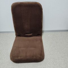 座椅子　（折り畳み座椅子）軽いです