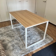 ジヌスの多用テーブル