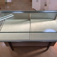 ショーケースの画像